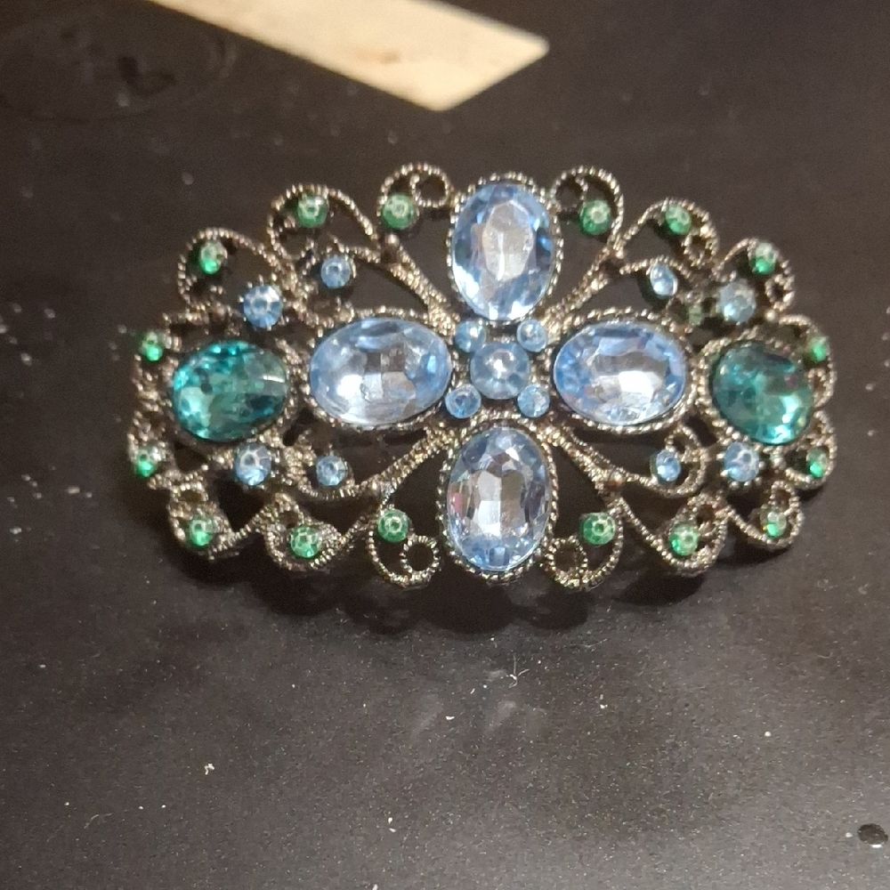 Elegant Blue and Green Gemstone Brooch